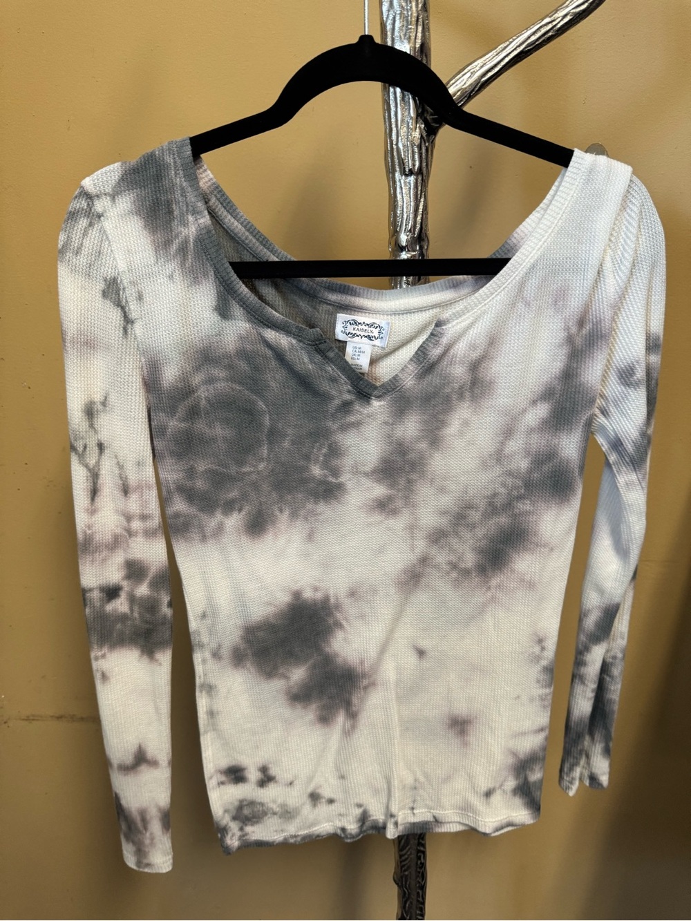 Kaisely Gray and White Tie-Dye V-Neck Long Sleeve Top